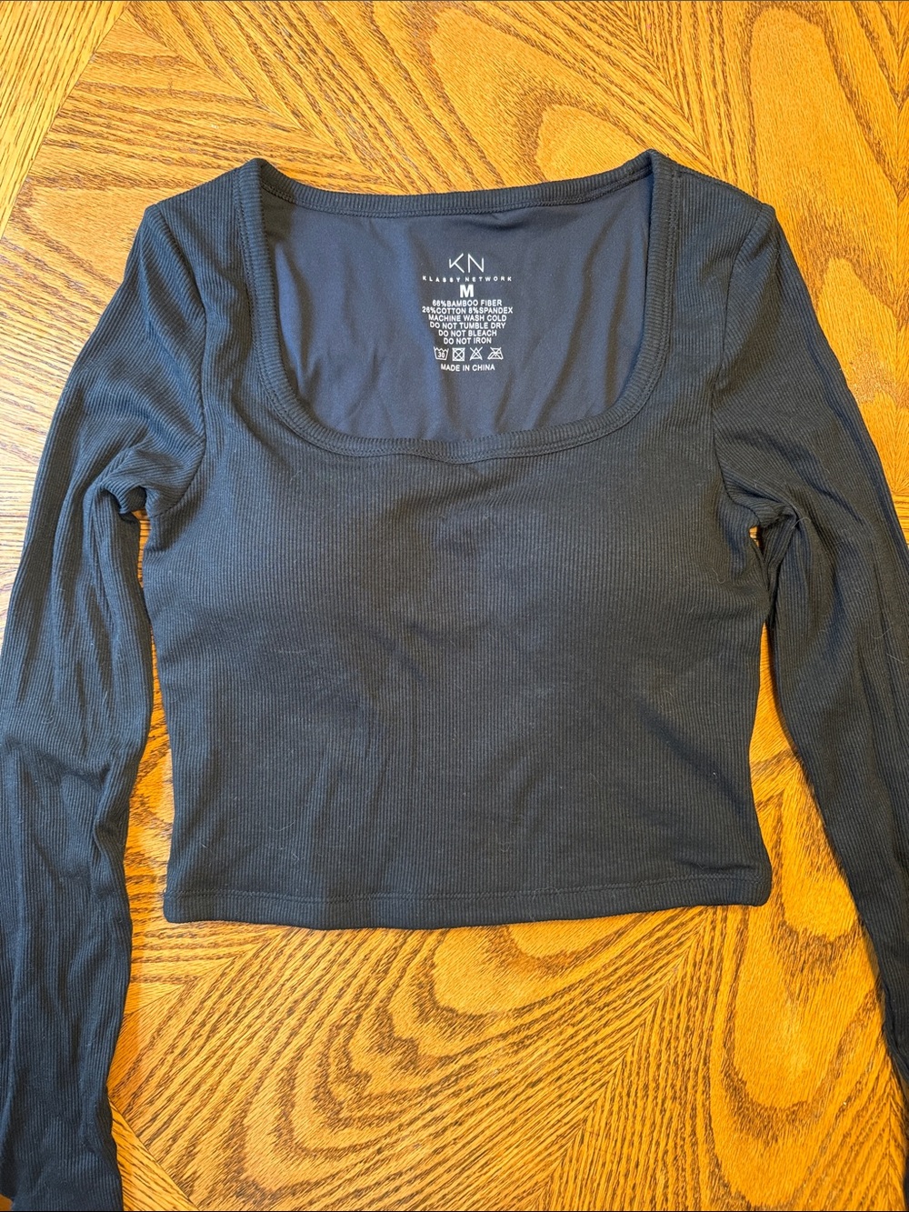 Klassy Network Black Long-Sleeve Scoop Neck Ribbed Crop Top